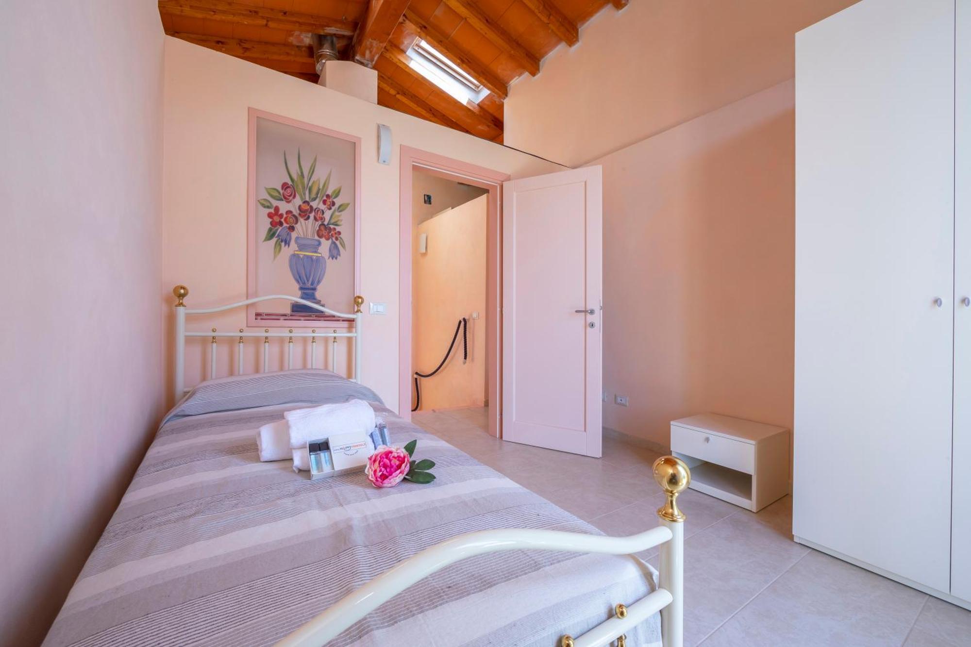Villa Clara Few Km From The Sea - Happy Rentals 彼得拉桑塔 外观 照片